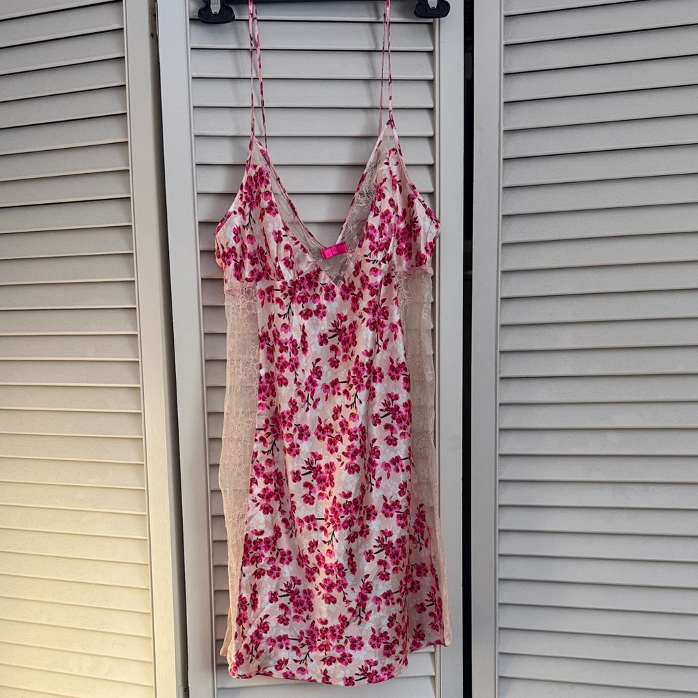2012 Victorias Secret Floral Lace Slip Dress SZ M